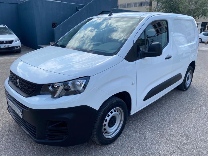 Peugeot Partner Pro 1.5 BHDI 100 Cv FG 4-türig