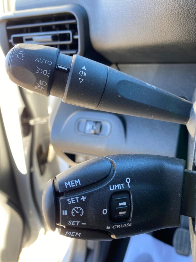 Peugeot Rifter Standard 1.5 BHDi 102 CV 5-türig