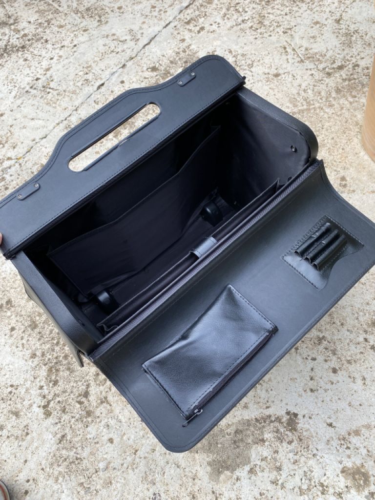 Pilotenkoffer, Handgepäck