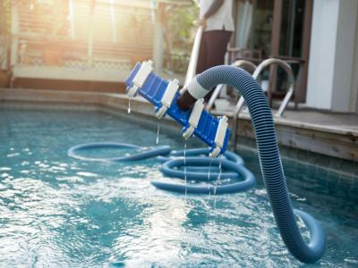 Poolman Gärtner auf der Suche nach Arbeit