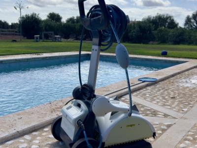 Pool robot Dolphin Triton