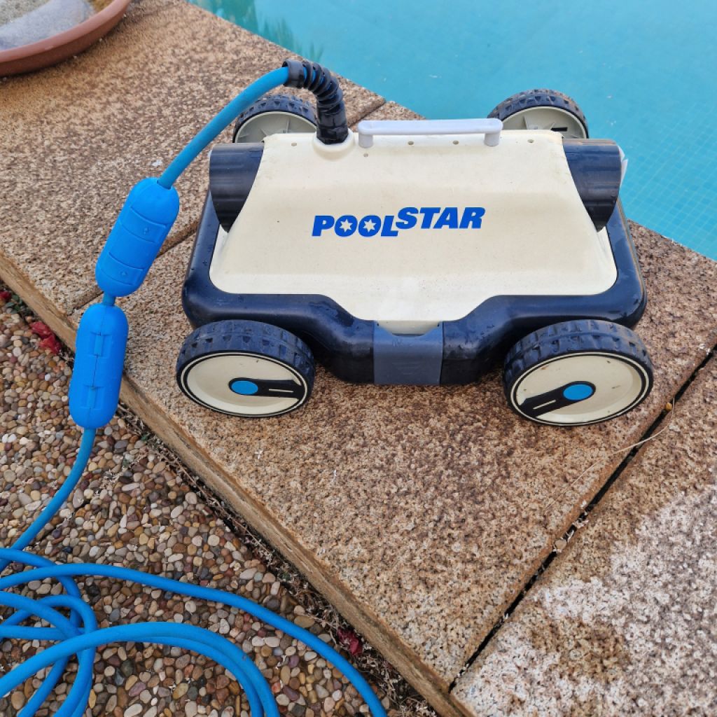 Poolroboter für Pool bis 18m2