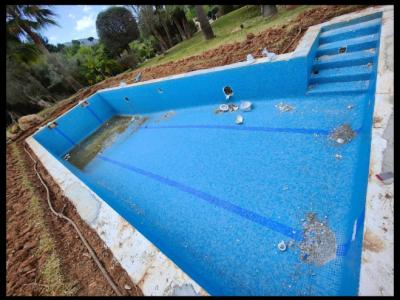 Pool renovation: new tiles, pool liner or coating