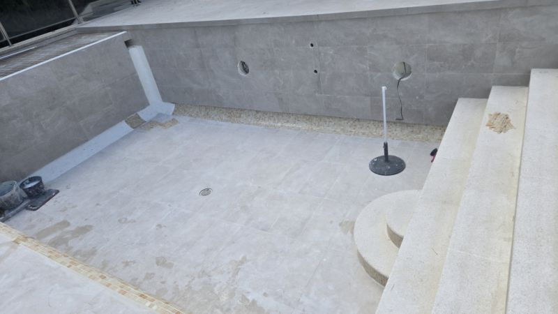 Pool renovation: new tiles, pool liner or coating