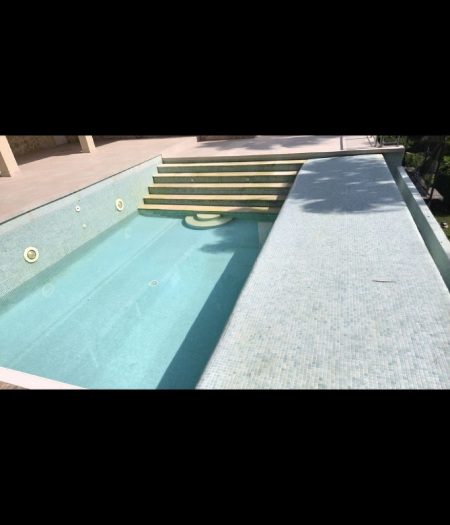 Pool renovation: new tiles, pool liner or coating