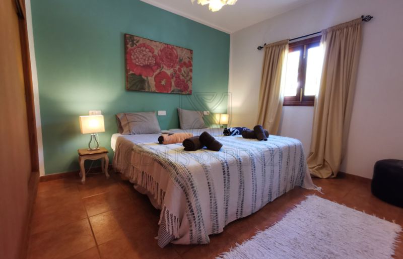 PORRERES: Charmantes ländliches Anwesen mit Ferienvermietungslizenz (ETV), Brunnen und Weinstöcken