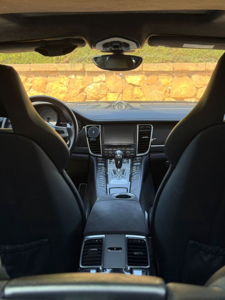 Porsche Panamera 4.8 GTS 10/2016