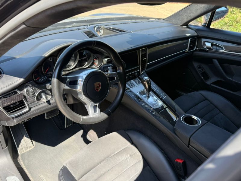 Porsche Panamera 4.8 GTS 10/2016
