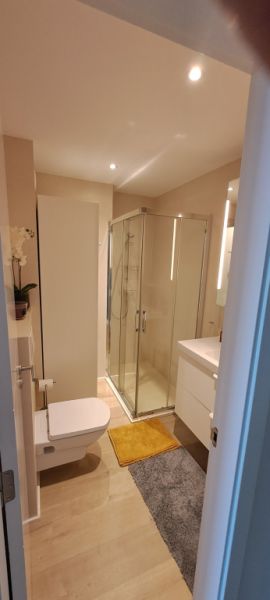 Portals Nous : Saisonale Vermietung - Meerblick, direkter Zugang zum Hafen -trop. Garten m. Pool