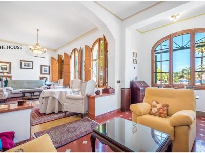 Porto Soller -Mallorca Herrenhaus in erster Linie.