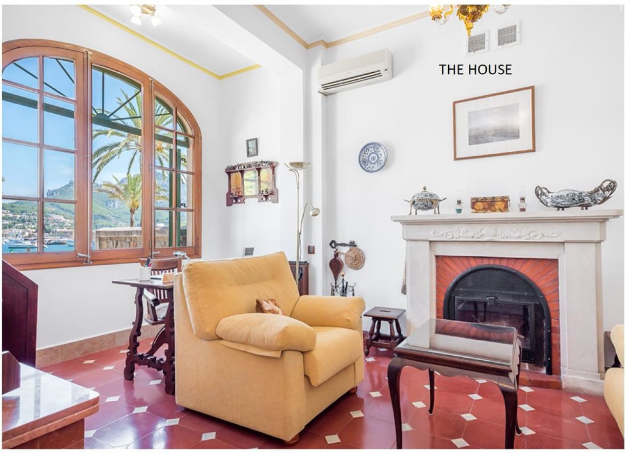 Porto Soller -Mallorca Herrenhaus in erster Linie.