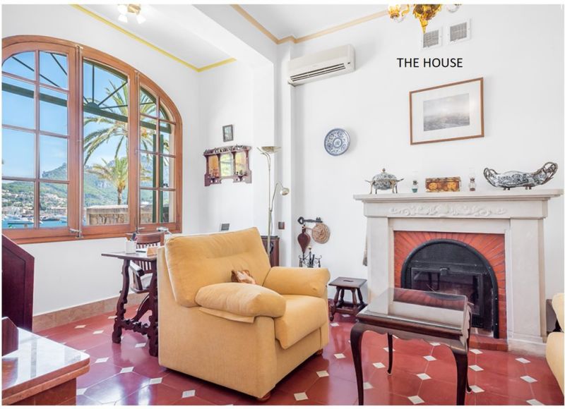 Porto Soller -Mallorca Herrenhaus in erster Linie.