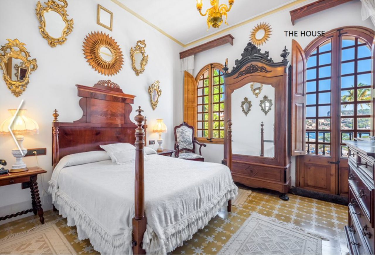 Porto Soller -Mallorca Herrenhaus in erster Linie.