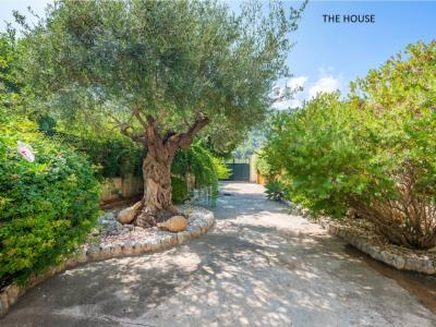 Porto Soller -Mallorca Herrenhaus in erster Linie.