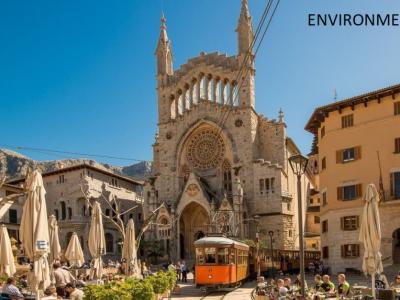 Porto Soller -Mallorca Herrenhaus in erster Linie.