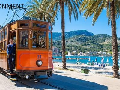 Porto Soller -Mallorca Herrenhaus in erster Linie.