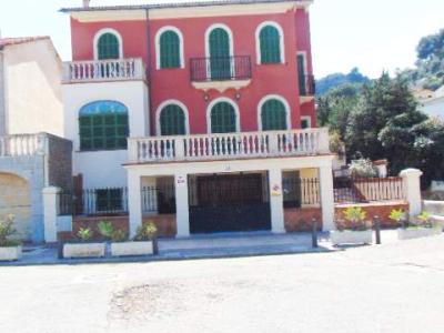 Porto Soller -Mallorca Herrenhaus in erster Linie.