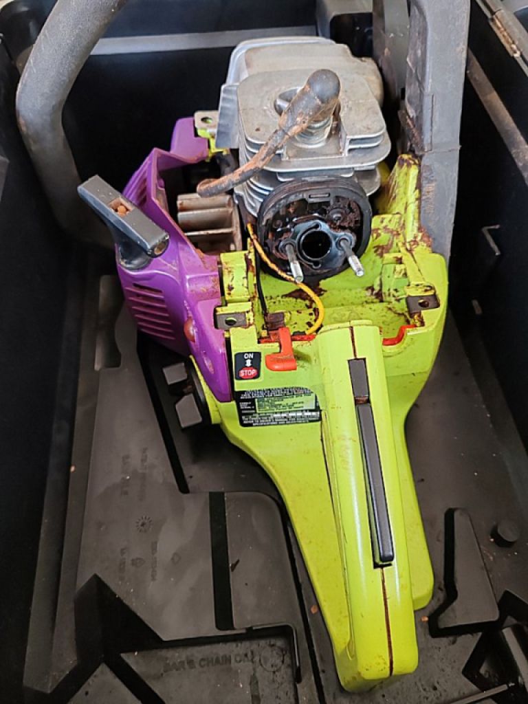 Motosierra Poulan "Wild Thing" USA usada – vendida como defectuosa