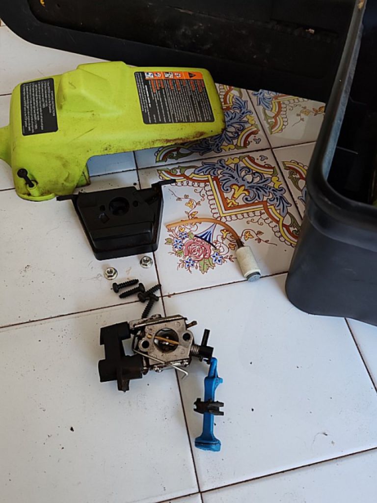 Motosierra Poulan "Wild Thing" USA usada – vendida como defectuosa