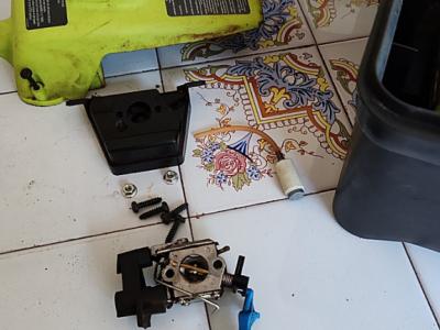 Motosierra Poulan "Wild Thing" USA usada – vendida como defectuosa