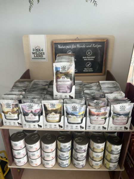 Premium organic cat food from the company Hermanns and/or Wildes Land