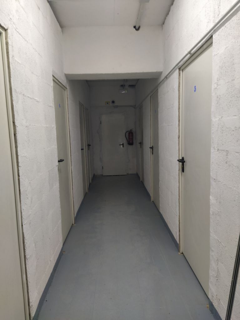 Premises with storage room business