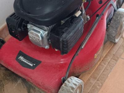 Cortacésped, gasolina según las fotos