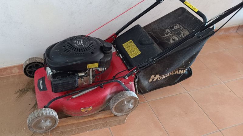 Cortacésped, gasolina según las fotos