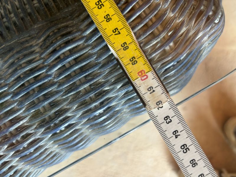 Rattan-Sofagarnitur mit Tischen