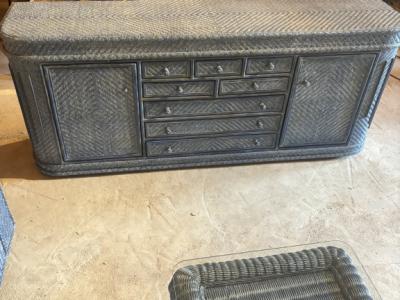 Rattan-Sofagarnitur mit Tischen