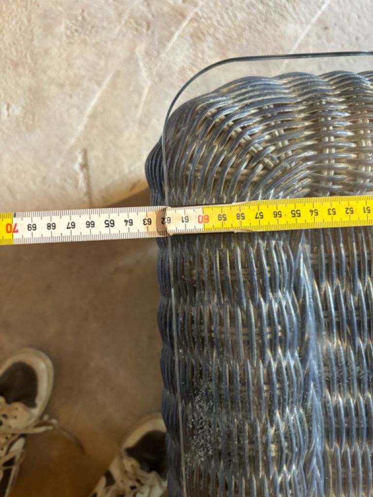 Rattan-Sofagarnitur mit Tischen