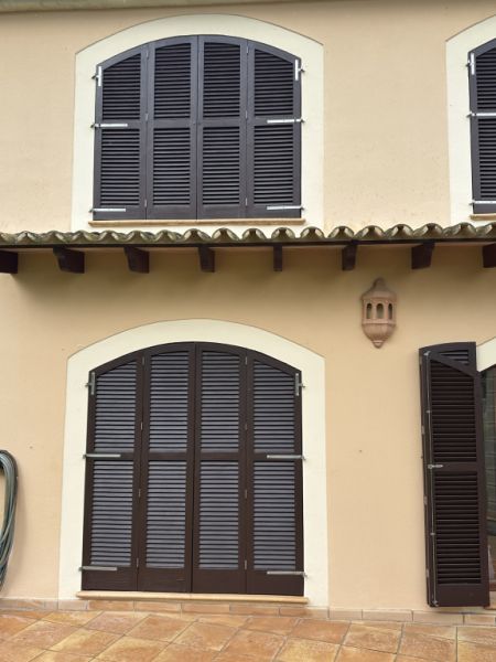 Refresh von Türen, Fensterläden (Persianas), Gartenmöbel aus Holz