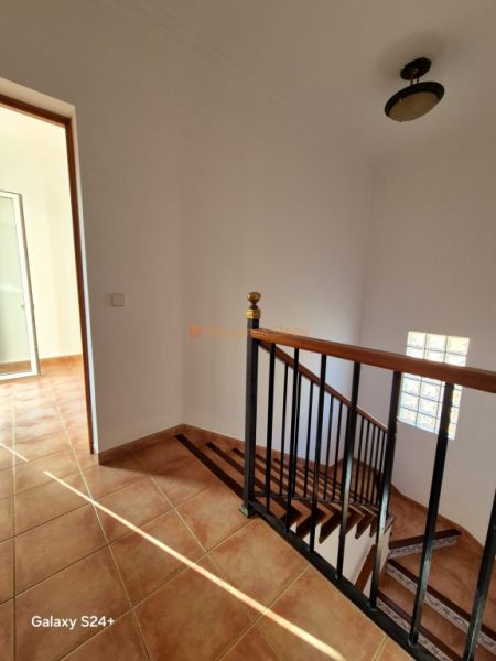 Reihenhaus-Chalet im Wohngebiet von Cala Mandia