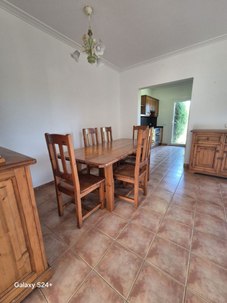 Reihenhaus-Chalet im Wohngebiet von Cala Mandia