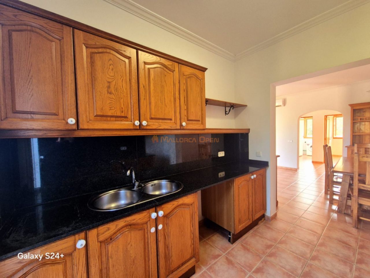 Reihenhaus-Chalet im Wohngebiet von Cala Mandia