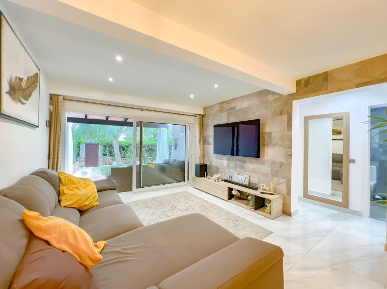 Townhouse for sale in Avenida des Sementer 38, Cala d'Or, Santanyí