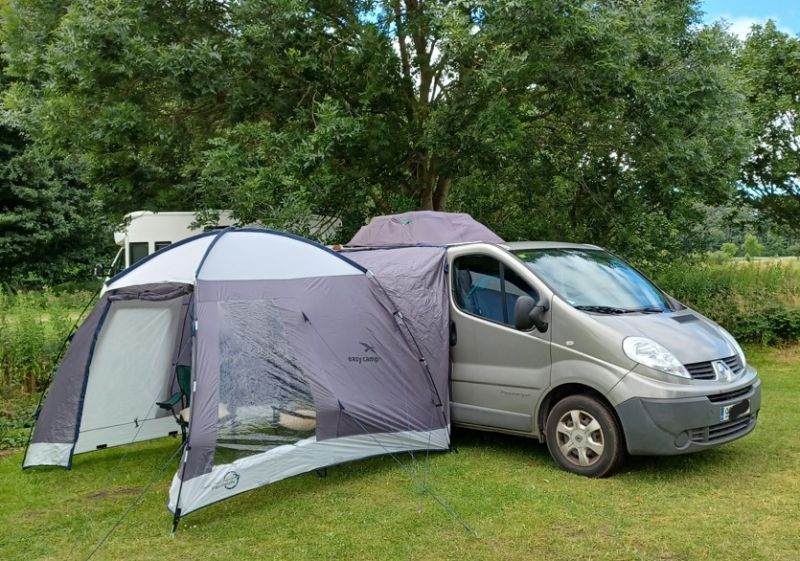 Renault Trafic Passenger DCi 115 mit Campervan-Wohnmobilzulassung Spanien - NUR 85.250KM