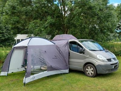 Renault Trafic Passenger DCi 115 mit Campervan-Wohnmobilzulassung Spanien - NUR 85.250KM