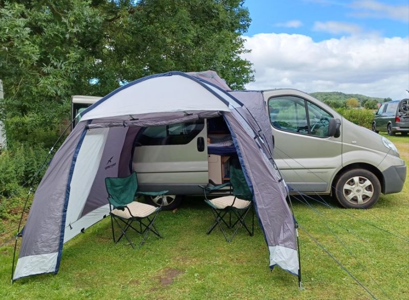 Renault Trafic Passenger DCi 115 mit Campervan-Wohnmobilzulassung Spanien - NUR 85.250KM