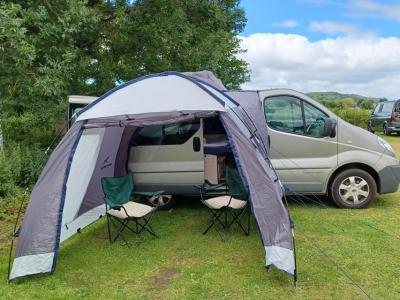 Renault Trafic Passenger DCi 115 mit Campervan-Wohnmobilzulassung Spanien - NUR 85.250KM