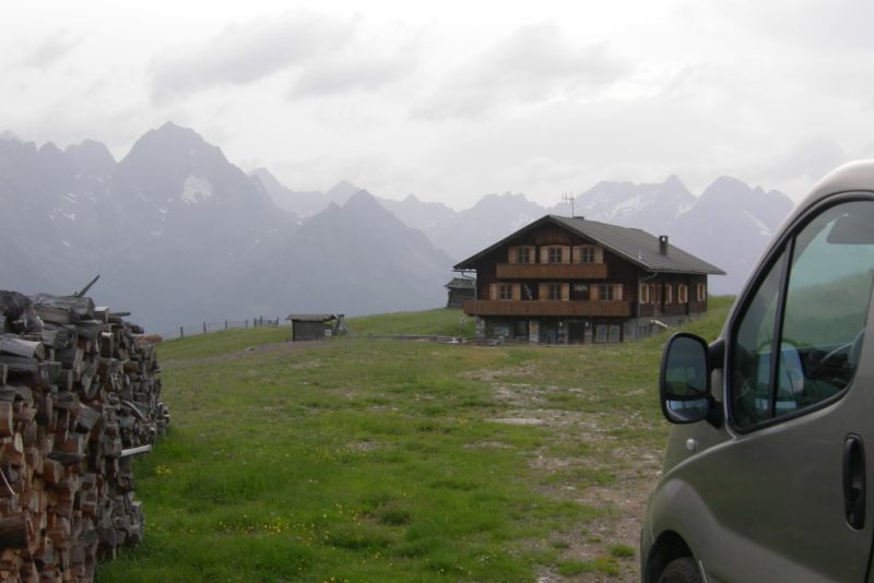 Renault Trafic Passenger DCi 115 mit Campervan-Wohnmobilzulassung Spanien - NUR 85.250KM