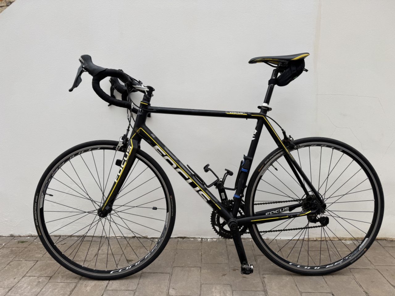 Road bike by Focus for sale