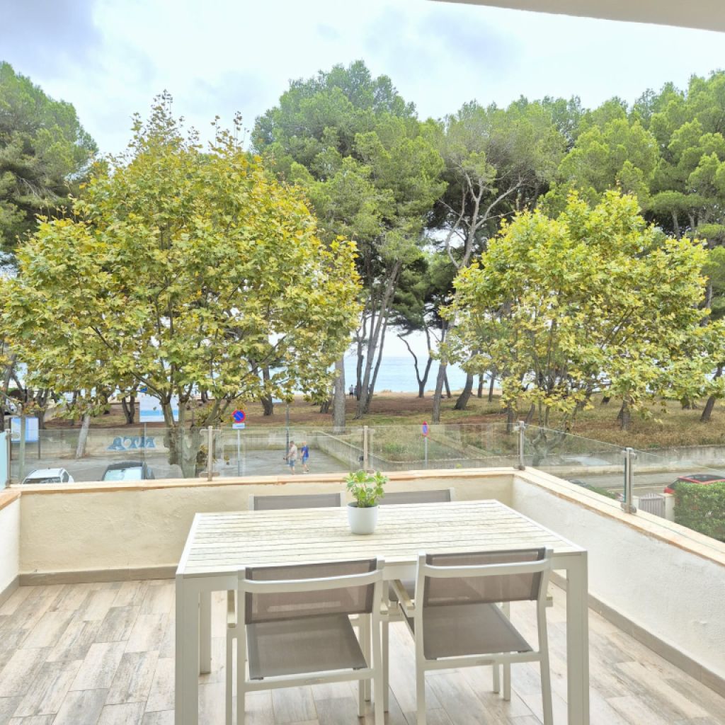 Renovierte Wohnung in Canyamel direkt am Meer – vorübergehende Vermietung