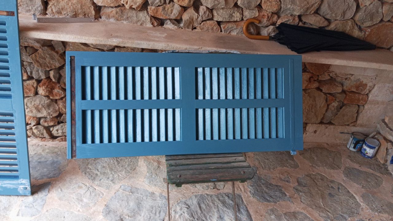 Reparatur und Lackierung. Jalousie. Türen etc.