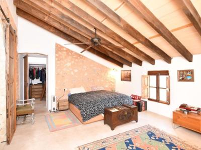 Restaurierte 2 Etagenfinca - typisch mallorquin - mit kleinem Grundstück bei Felanitx --- F 165 VK