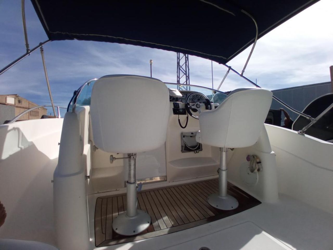 Rio 850 Daycruiser to prepare 2x Volvo D3-160 Diesel