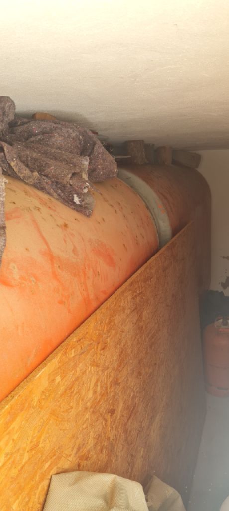 ROCA Ölheizung inkl. 2 Stahltanks und mehr als 1000 Liter Heizöl