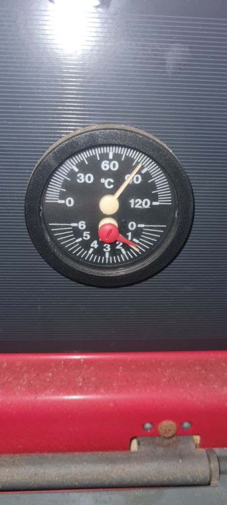 ROCA Ölheizung inkl. 2 Stahltanks und mehr als 1000 Liter Heizöl