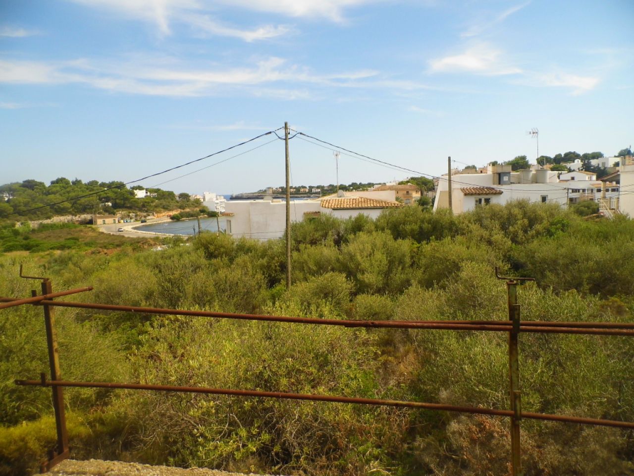Rohbauchalet zur Vollendung mit Projekt und Teilmeerblick in Porto Petro-- CH 03