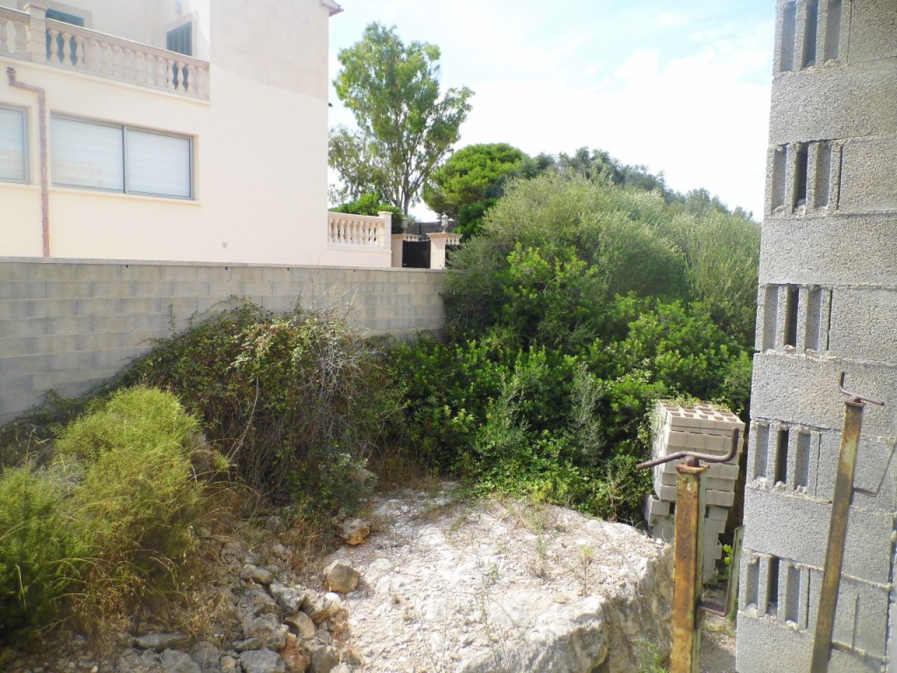 Rohbauchalet zur Vollendung mit Projekt und Teilmeerblick in Porto Petro-- CH 03